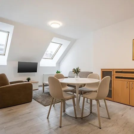 D16 - Gozsdu Garden - Location By Bqa *