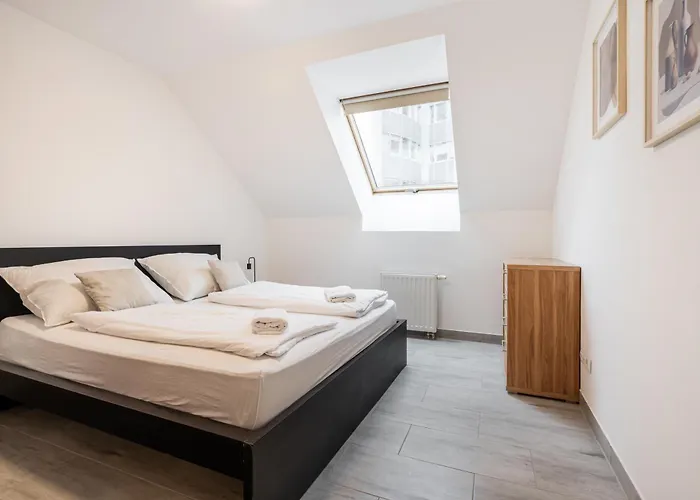 D16 - Gozsdu Garden - Location By Bqa Apartment *