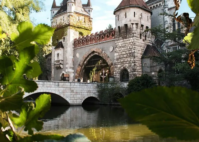 Apartment D16 - Gozsdu Garden - Location By Bqa Budapest